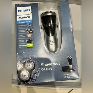 Philips Norelco 4400 Aquatec AT815/41 Men's Electric Razor/Shaver Wet/Dry Sealed